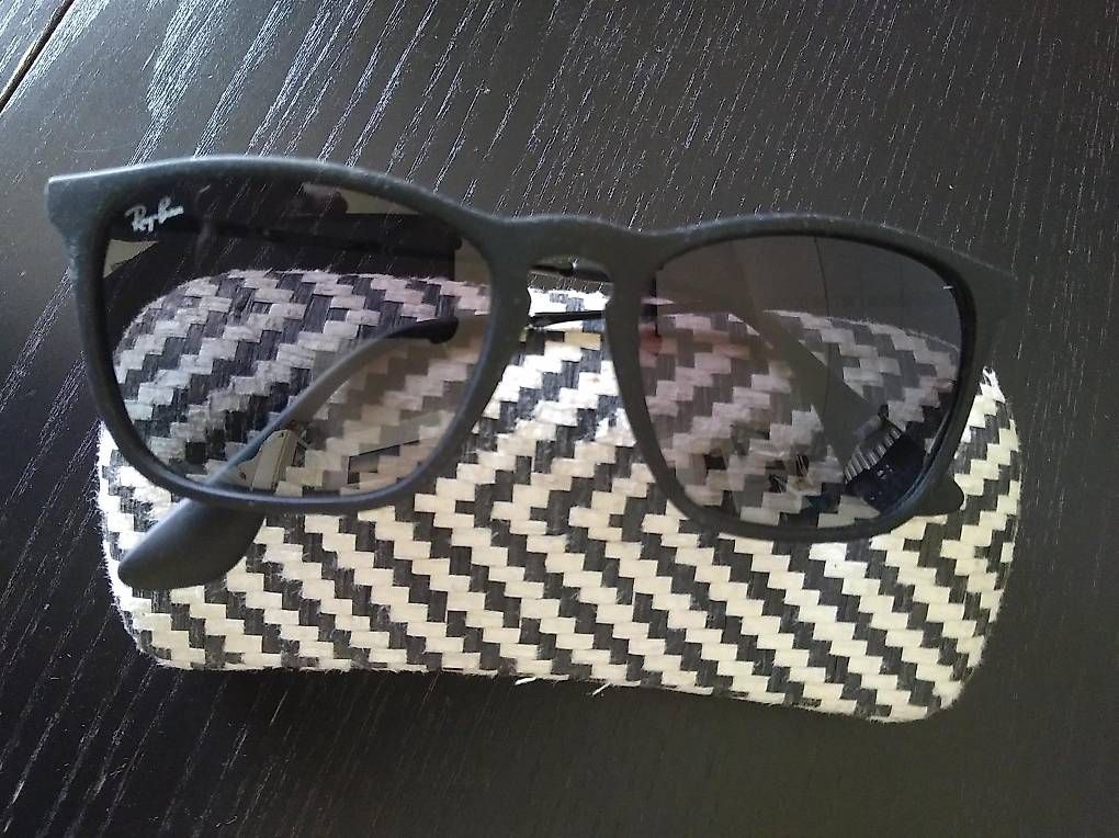 Brillen & Gläser: Lunettes de soleil Ray-Ban Chris RB4187 – Gebraucht aus Genève von sphakka