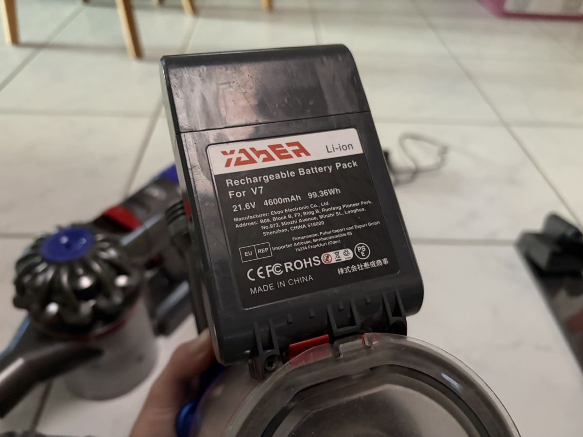 Dyson Staubsauger & Zubehör: 2x Dyson V7 – Defekt aus Therwil von vin_fx2q 4