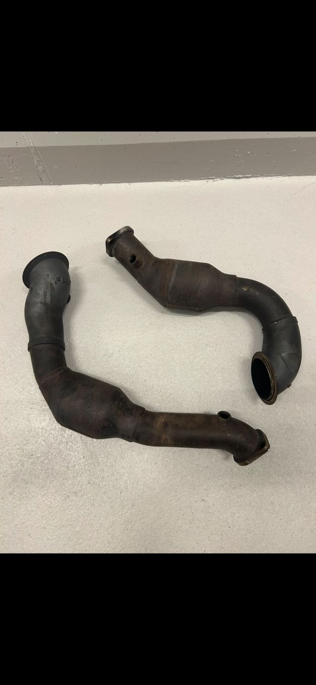 BMW Tutti pezzi di ricambio auto: BMW N54 Downpipe – Usato da Schöftland venduto da KhLlaNe