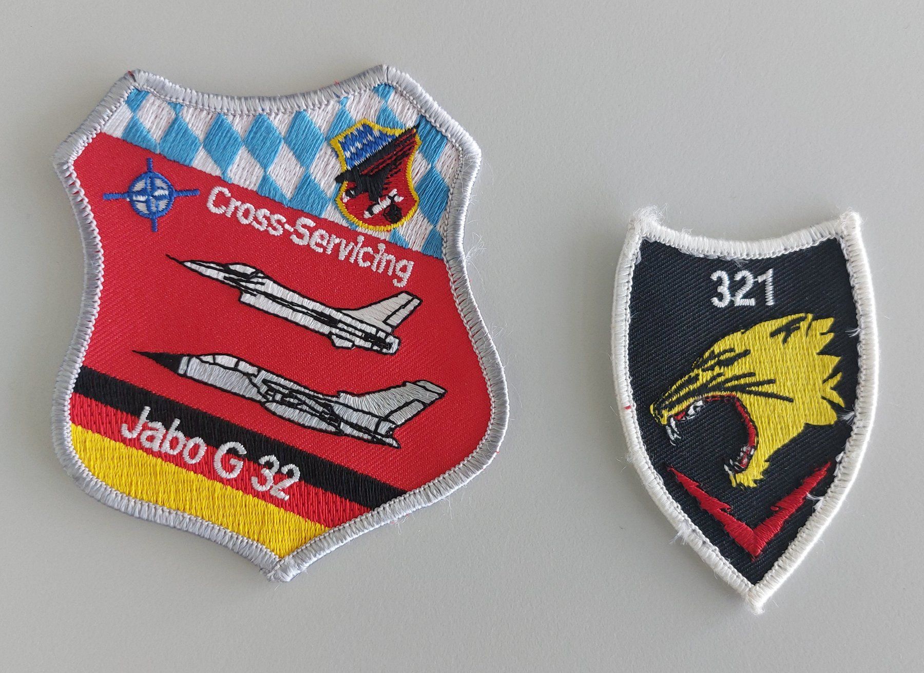 Toppe: 2 Stoffabzeichen vom Jabo G 32 / Deutsche Luftwaffe – Usato da Brütten venduto da Tempest4