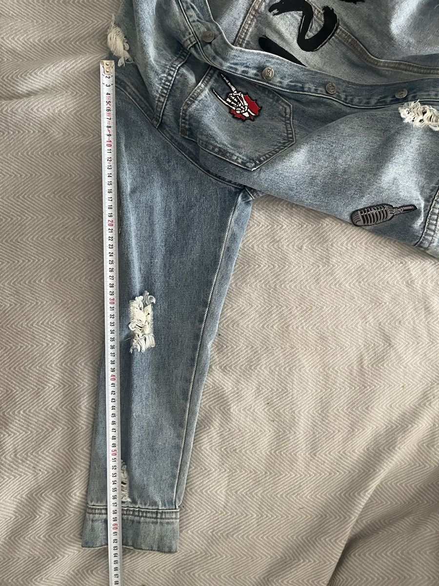 Vestes: Jeansjacke mit Aufnähern Grösse L – Neuf (Voir description) à Olten par sae_82z2 7