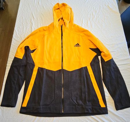 Adidas Kapuzenjacke Grösse XL ungetragen