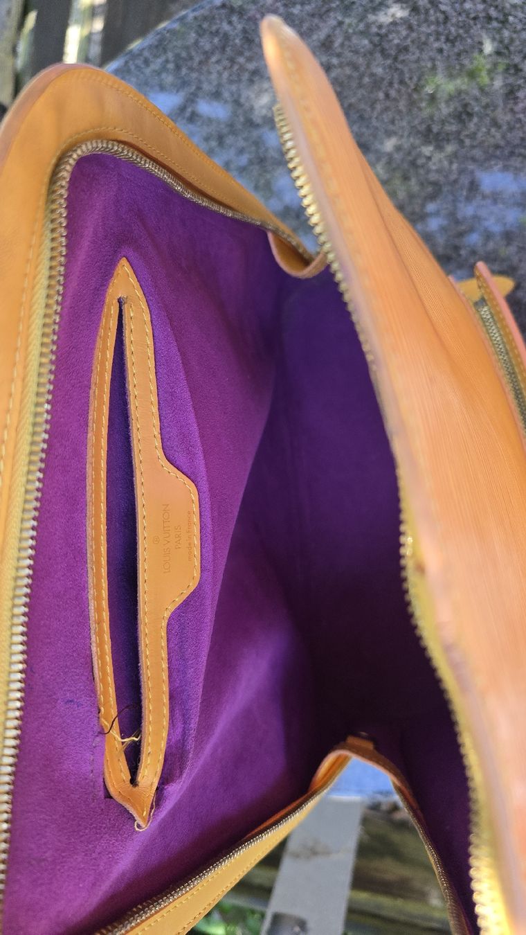 Louis Vuitton Taschen für Damen: Louis Vuitton Epi Backpack Yellow Gobelins model – Gebraucht aus Châtel-sur-Montsalvens von Mirsonuta 6