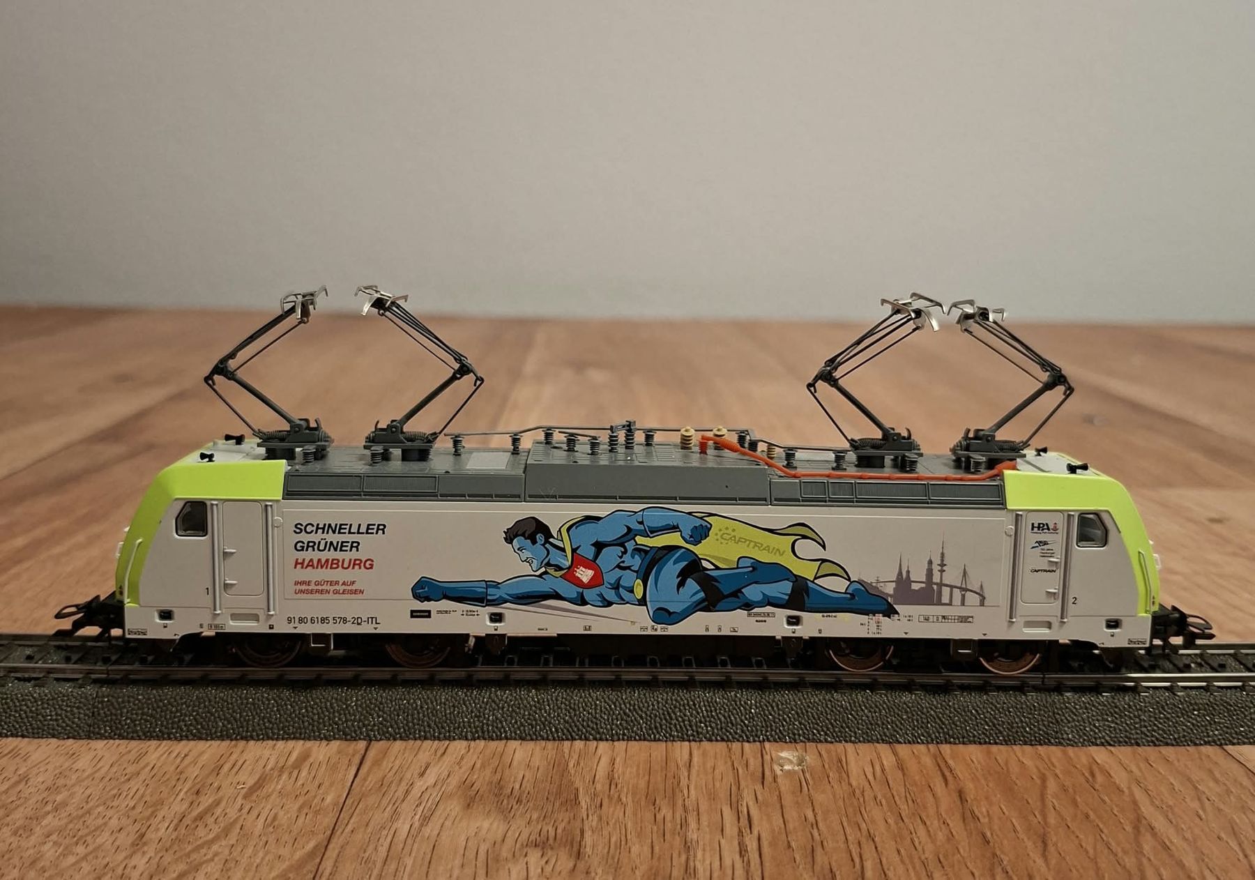 Märklin Modelleisenbahnen: Elektrolokomotive – Gebraucht aus Landschlacht von jon_gyp9