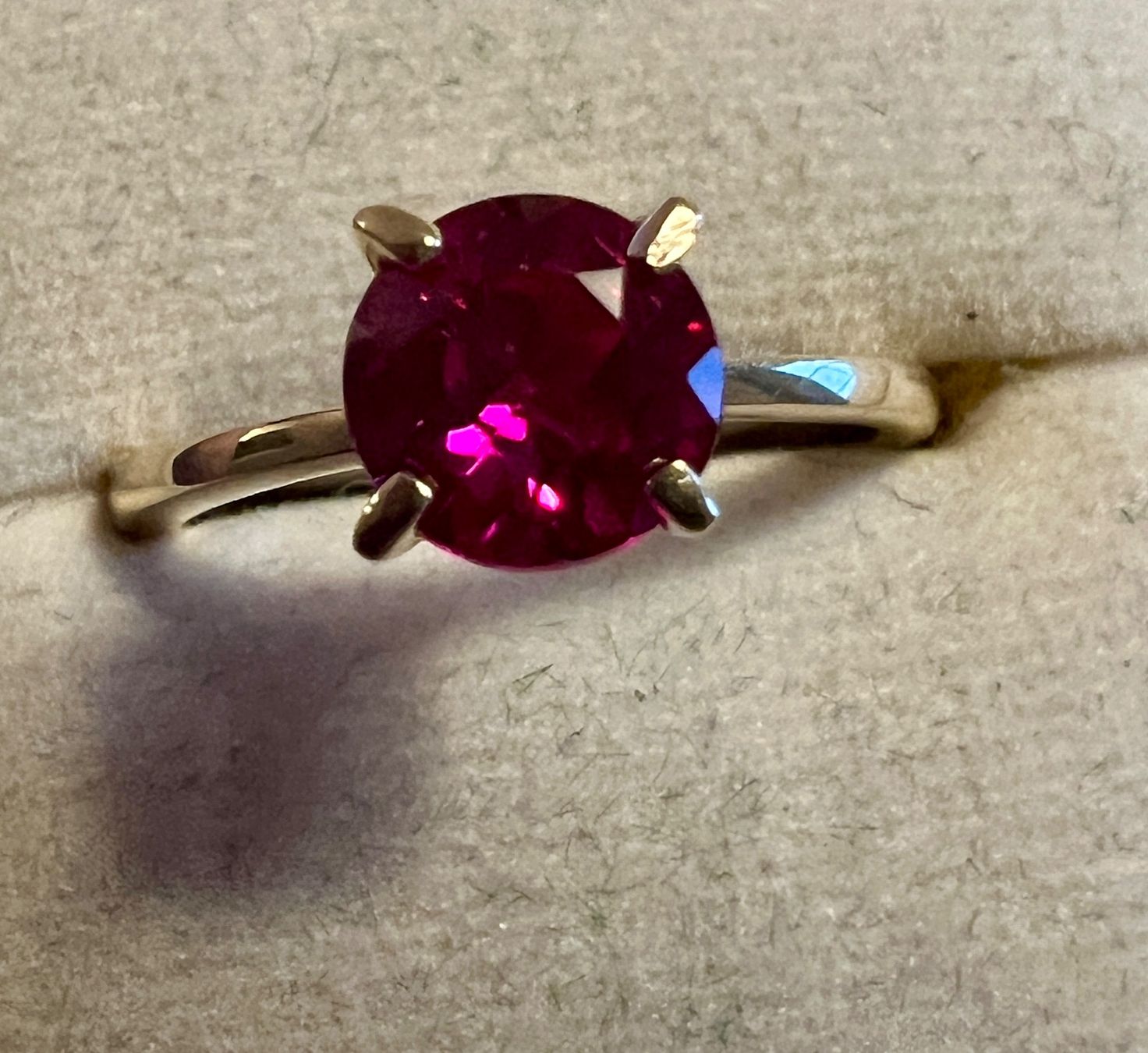 Anelli: Gold-Ring 14K mit synth. Rubin – Usato da Chur venduto da Penting1935 2