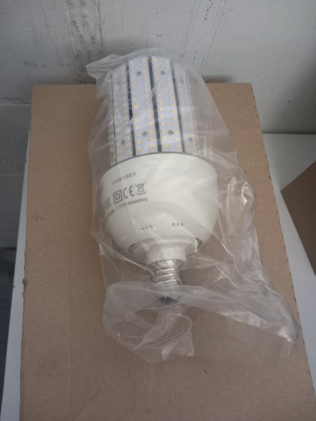 Lampade: LED Lampe E27 33W  4500K – Nuovo e nell'imballaggio originale da Thun venduto da Beroshop