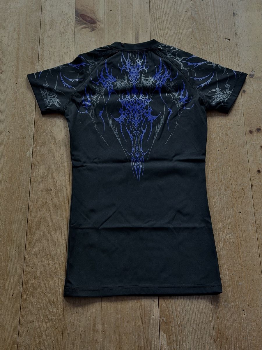 T-shirt: Compression Shirt Breathedivinity – Usato da Grüsch venduto da jus_9spy 1
