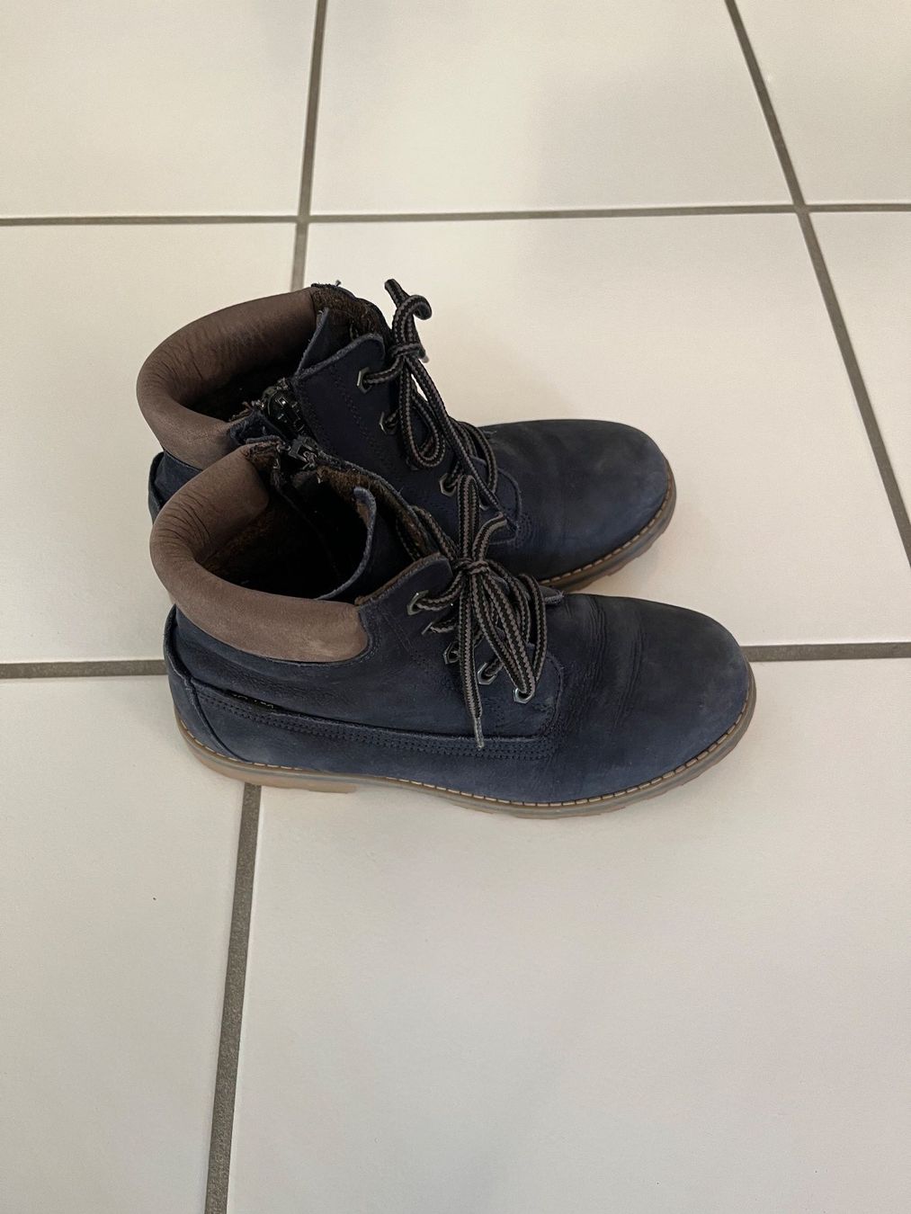 Scarpe per ragazze: Herbst-/Winterschuhe Gr. 34 – Usato da Flurlingen venduto da absh