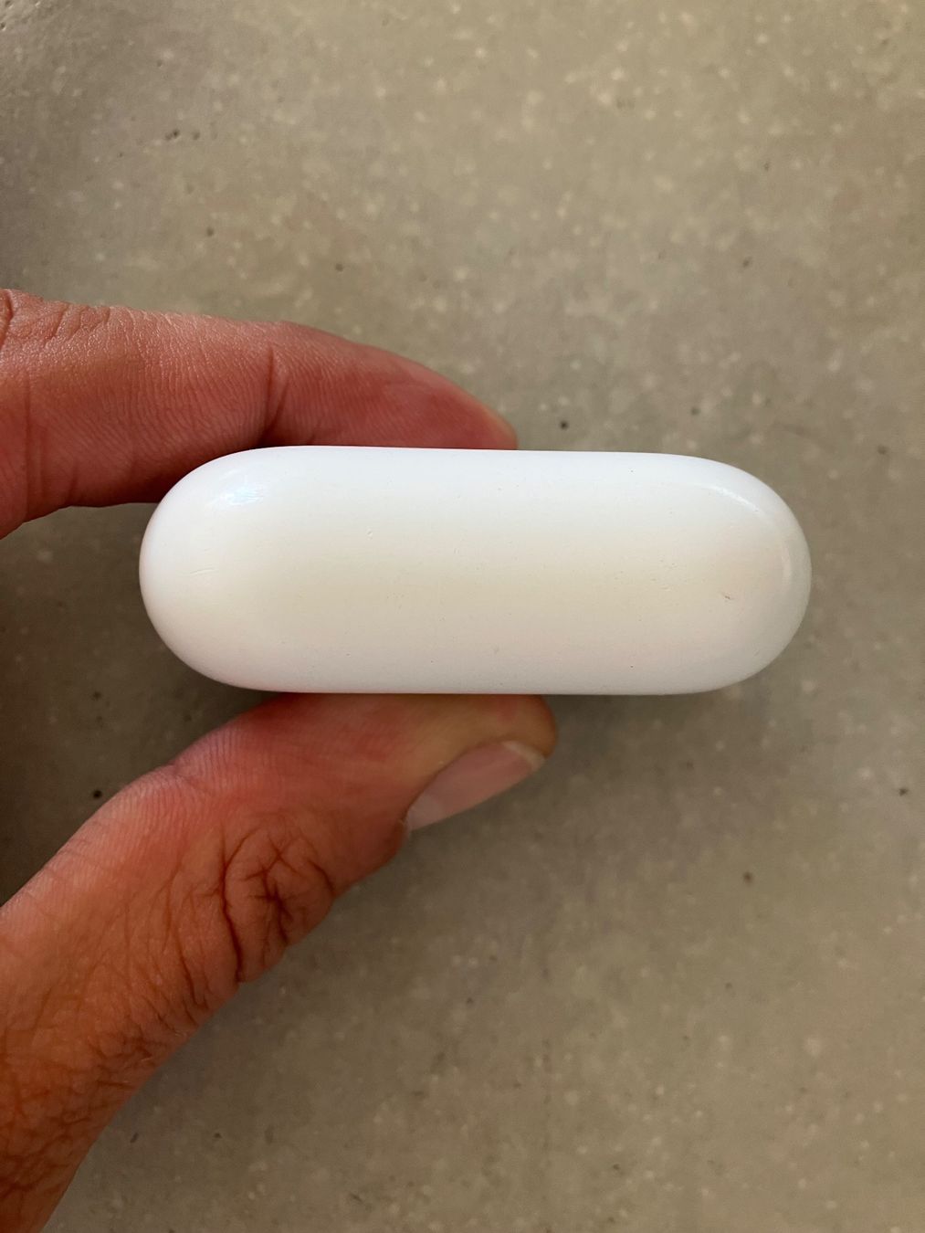 Apple Cuffie: Apple AirPods Pro 1 Charging Case – Usato da Lausanne venduto da mr.v 5