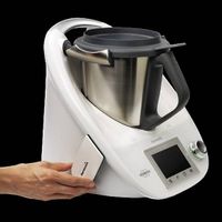 Thermomix TM5 mit 2 Mixtöpfen und komplettem Zubehör