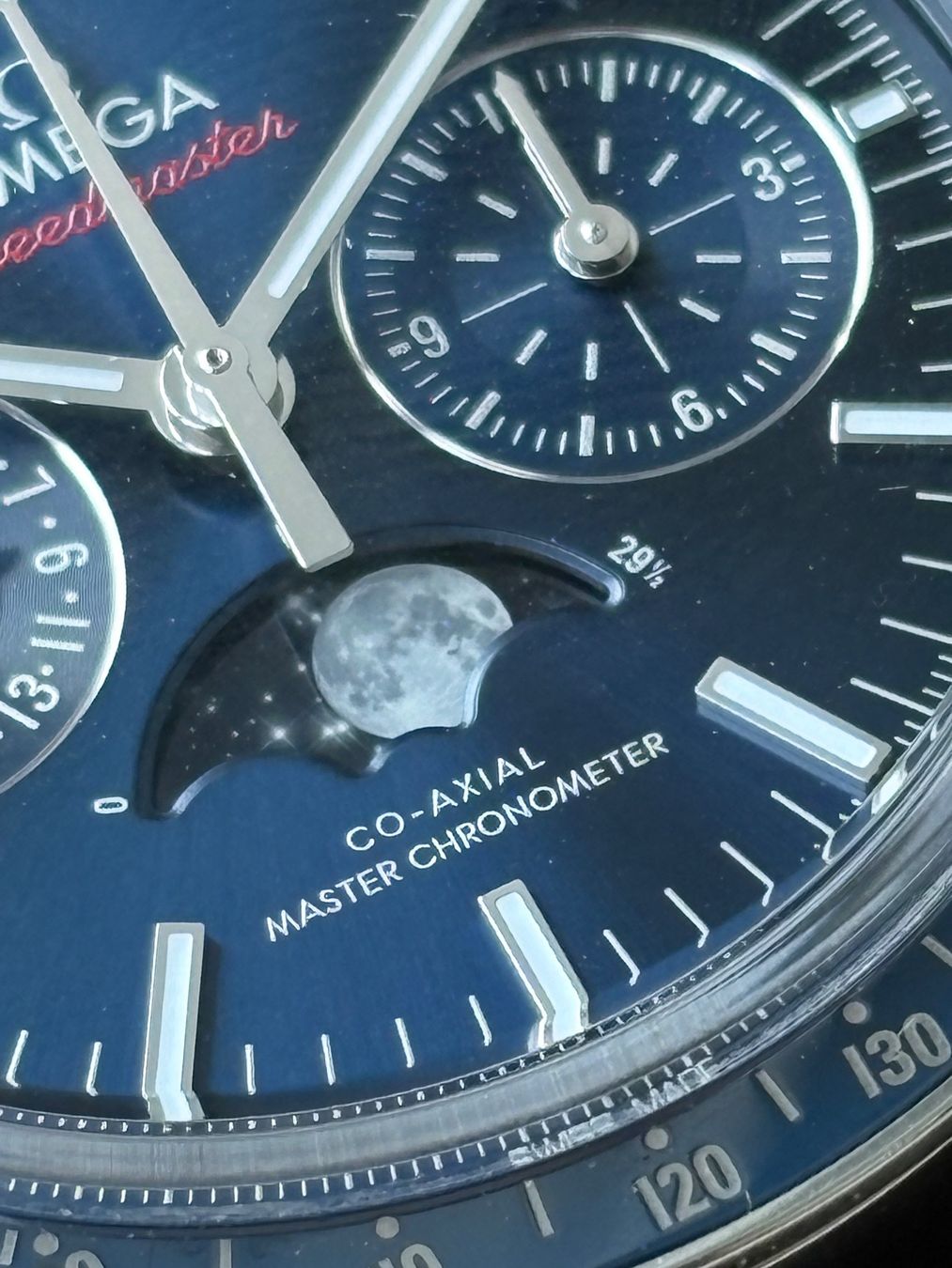 Omega Montres: OMEGA Speedmaster Moonphase Fullset – D'occasion à Birsfelden par Mynos 3