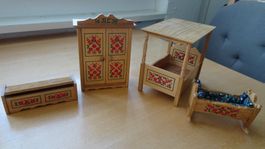 Puppenhaus-Möbel aus Holz alt