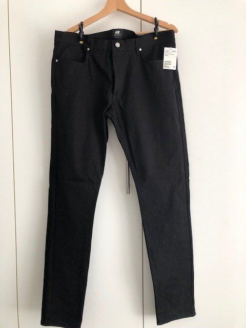 H&M Pantaloni: Hose, Herren, H&M, 34, schwarz, neu – Nuovo (secondo la descrizione) da Hünenberg See venduto da dustein