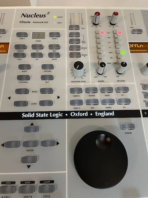 Solid State Logic Console di mixaggio: SSL Nucleus 2  DAW Controller mit Spitzenpreamps – Usato da Suhr venduto da pas_x7zw 1