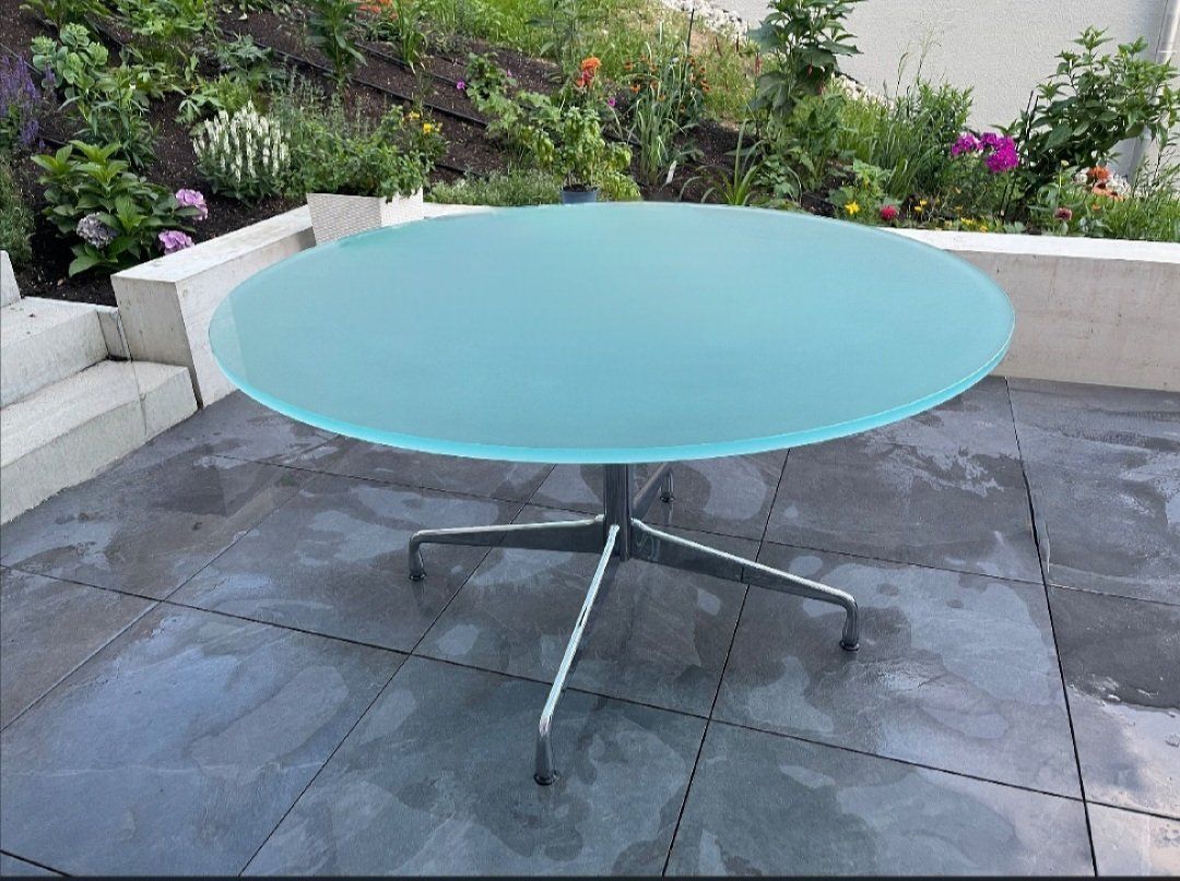 Eames Tavoli: Eames Segmented Table Glastischplatte Durchmesser 130cm – Usato da Matten(St.Stephan) venduto da brocanteur86