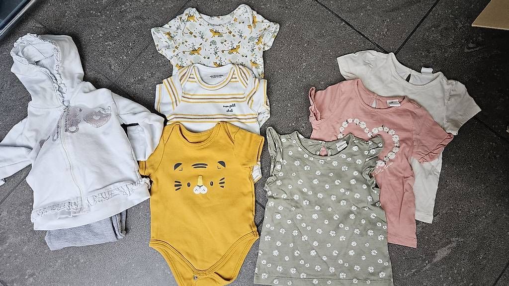 Lotti & Set di vestiti: Sommer Kleiderpacket Gr. 74 – Usato da Sempach venduto da Bebla10