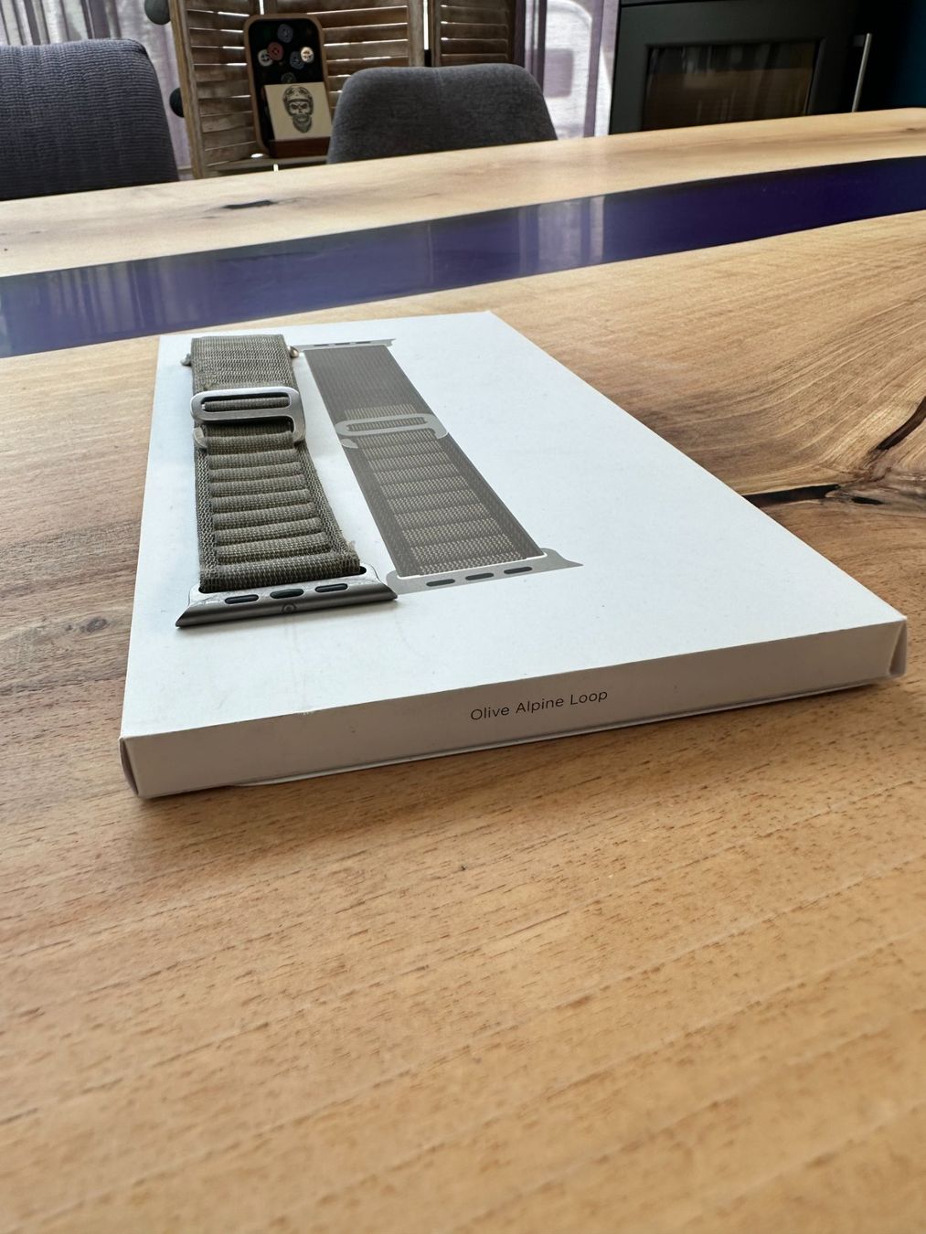 Apple Smartwatch: Apple Watch Alpine Loop Band Olive – D'occasion à Luterbach par nyl_2pwh 1