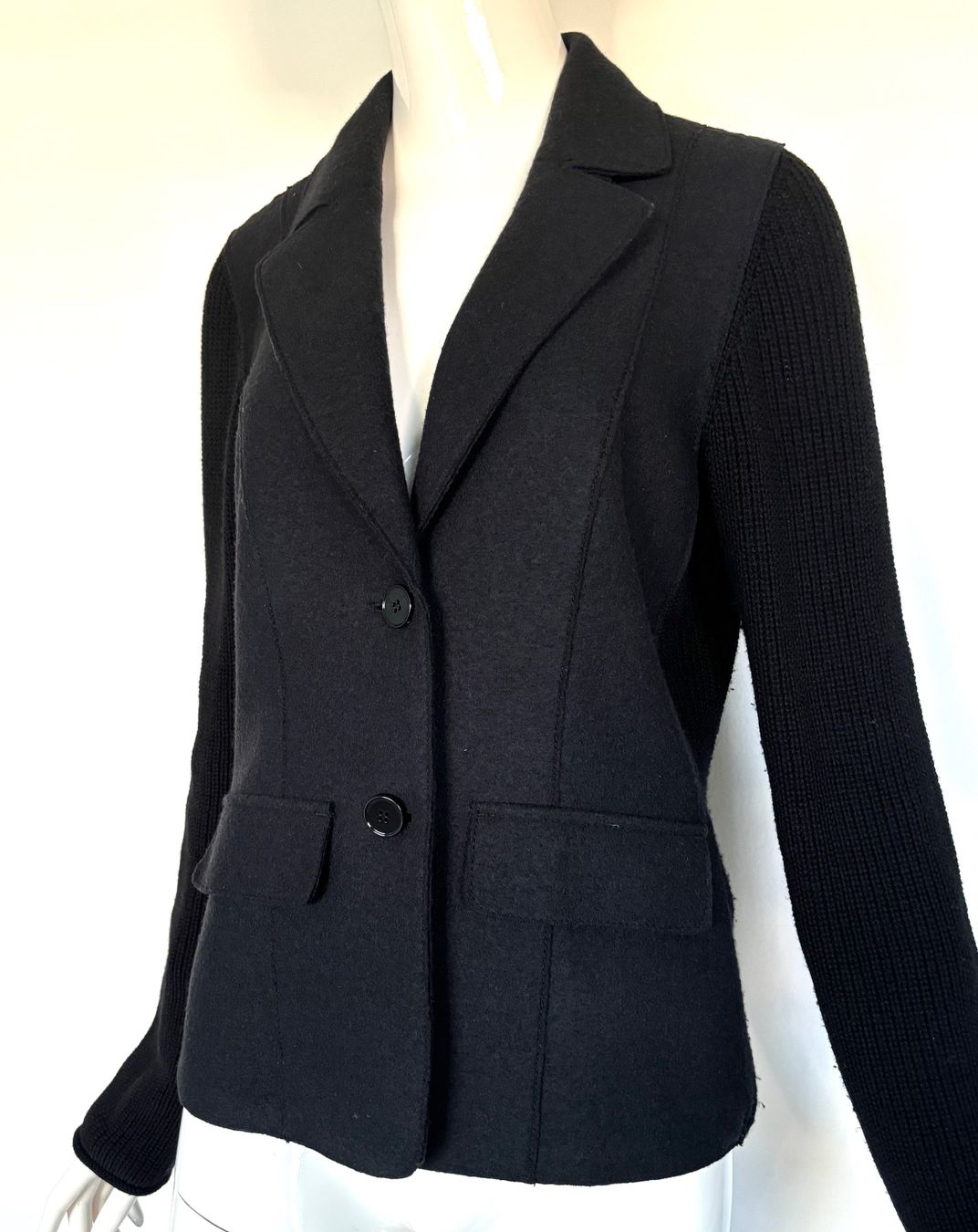 Marc Cain Vestes: MARC CAIN Wollblazer - schwarz - EU 38 – D'occasion à Bottmingen par Merkur_Basel