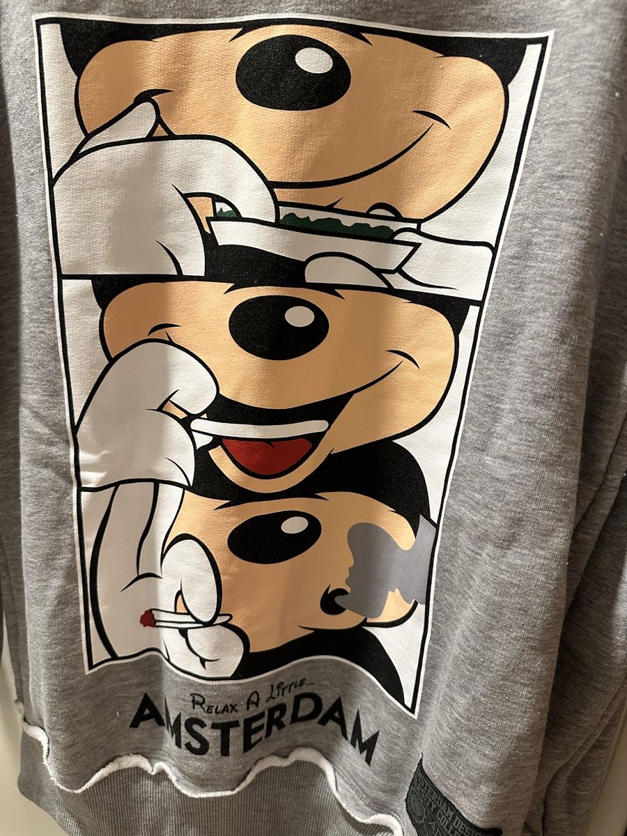 Pulls & Sweat-shirts: Pull sweat Mickey Amsterdam taille S neuf – Neuf avec emballage d'origine à Plan-les-Ouates par aur_z5pj 1