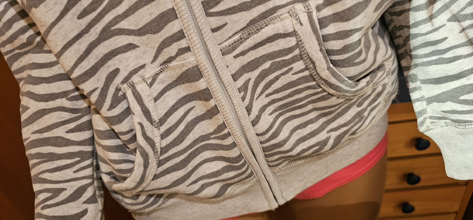 Roxy Jacken: Roxy Kapuzenjacke Zebra Gr. S - Frühlingsstil! – Gebraucht aus Ferden von jemyce 2