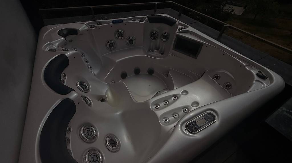 Whirlpool: Jacuzzi Alp Spa Summit XLS – Usato da Leutwil venduto da Carona2002 2