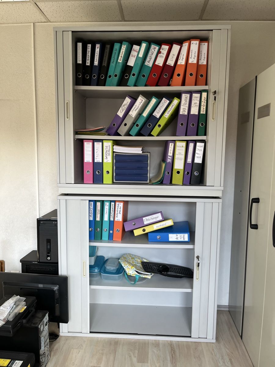 Armadi: Büroschrank Rolladen 2 Stück – Usato da Kräiligen venduto da tisala 2