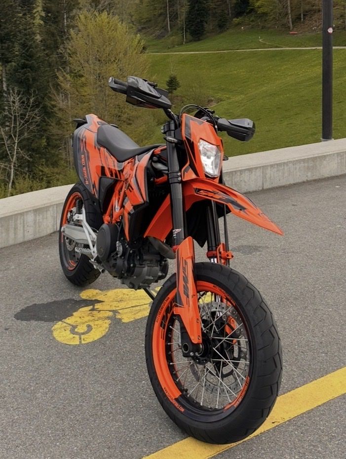 KTM Strada: KTM SMCR 690 35kw 2022 – Usato da Aadorf venduto da davidesilvestri 8