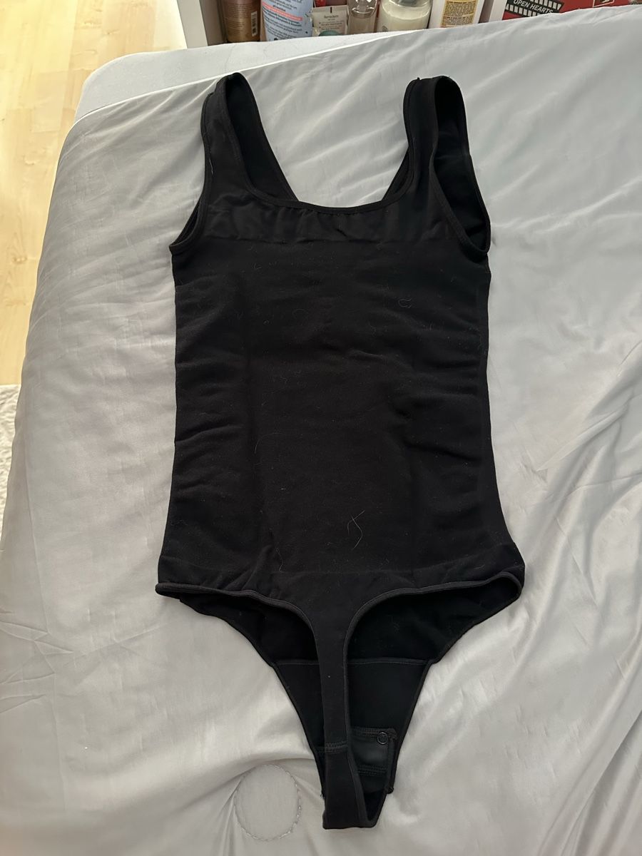 Tops: Schwarzer Body mit Raffungen – Neuf (Voir description) à Rhäzüns par romina._gr 1