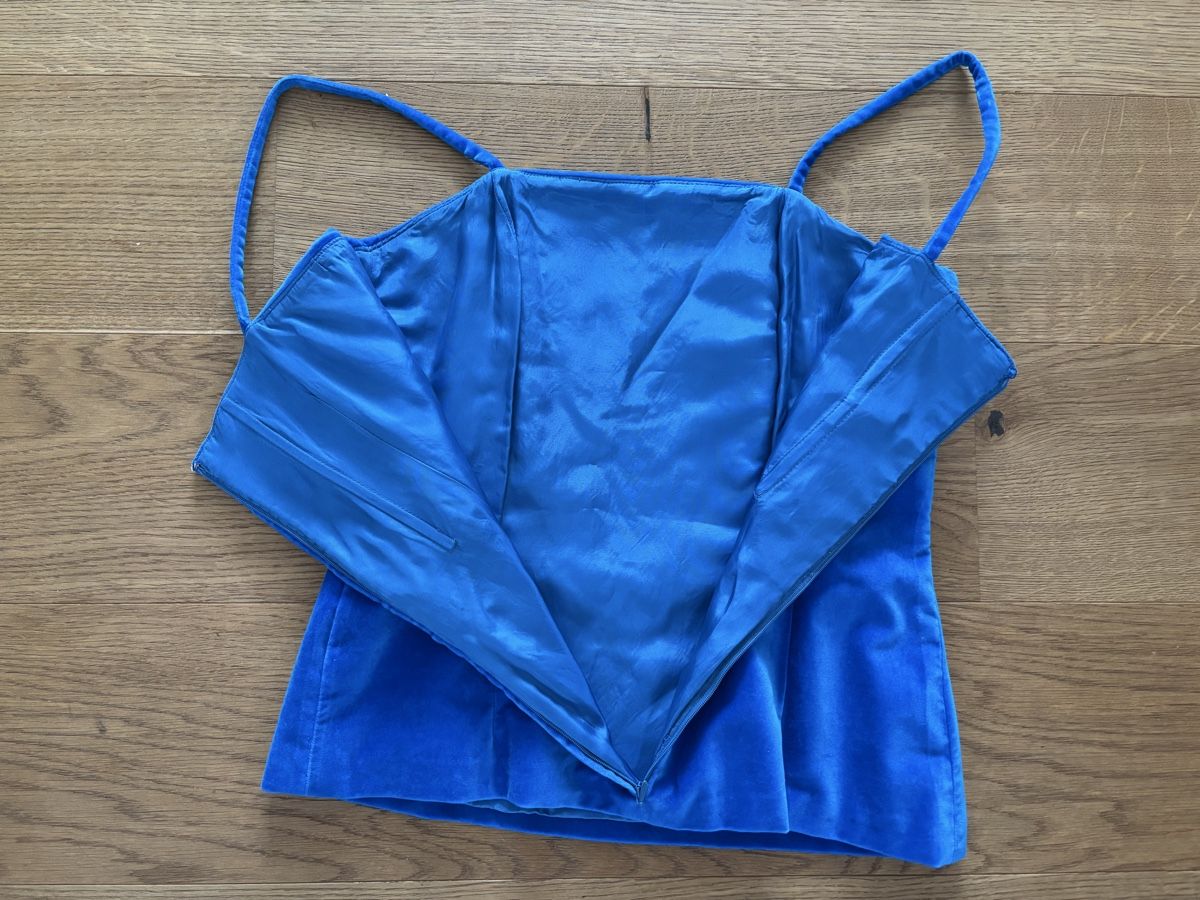 Top: Samt Top in Royal Blau – Usato da Würenlos venduto da Ashley24 4