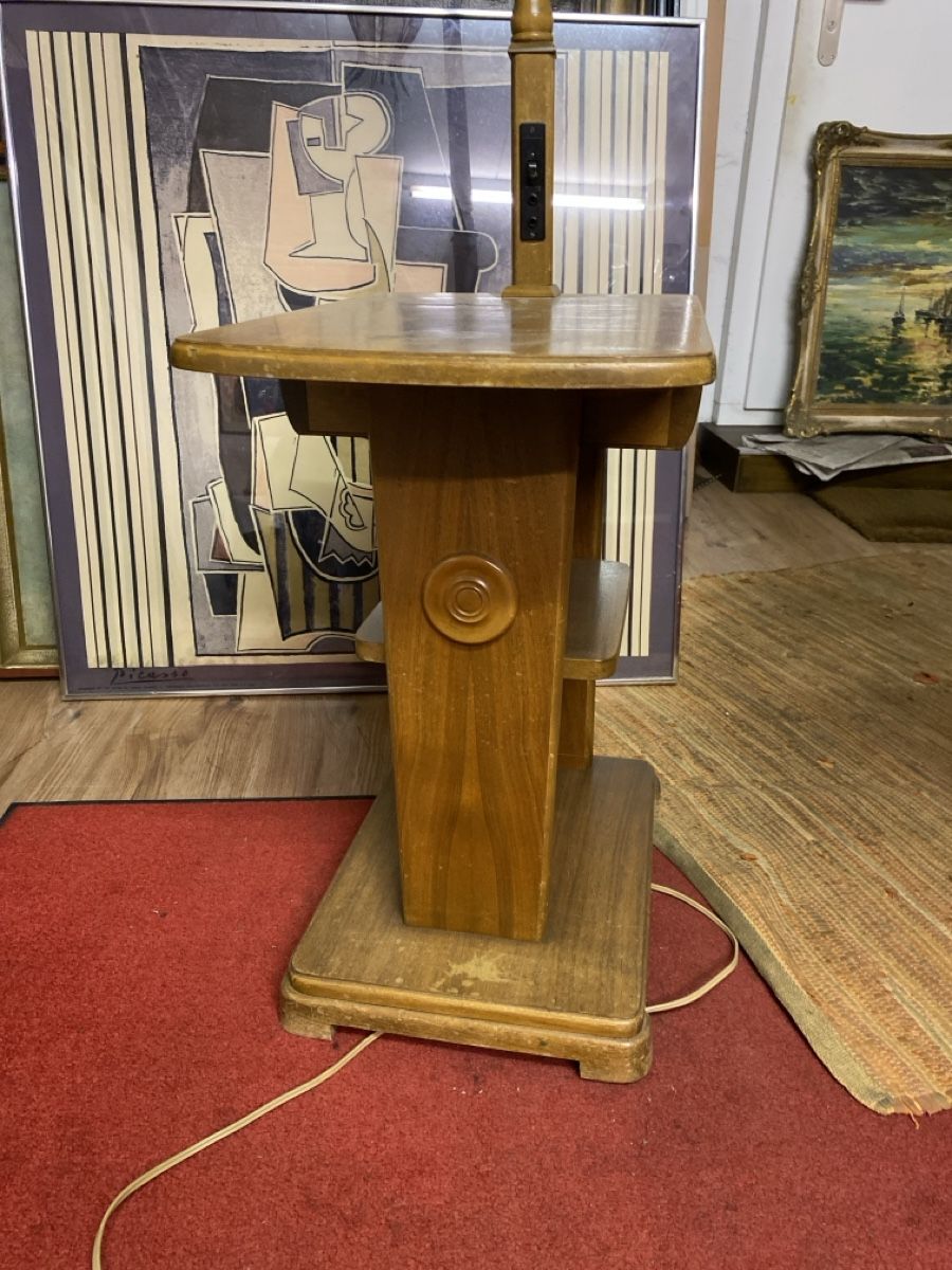 Lampade: Antiker Beistelltisch mit integrierter Lampe – Usato da sursee venduto da trilli-tralli 5