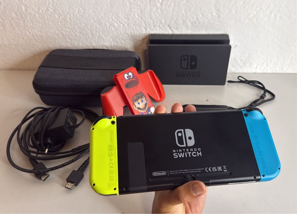 Nintendo Konsolen: Nintendo Switch Console with Accessories 🎮 – Gebraucht aus Ehrendingen von bubulence 1