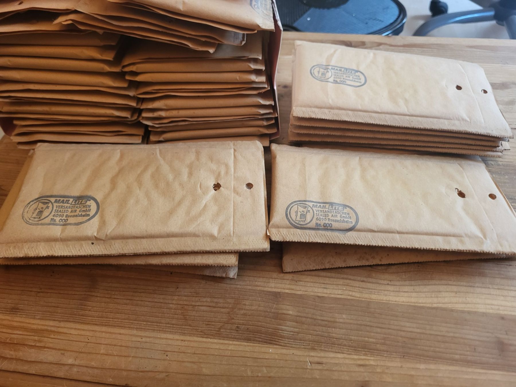 Alle Briefmarken: 43 Versandtschen, ungebraucht – Neu (gemäss Beschreibung) aus Guggisberg von Aegertenlehn 1
