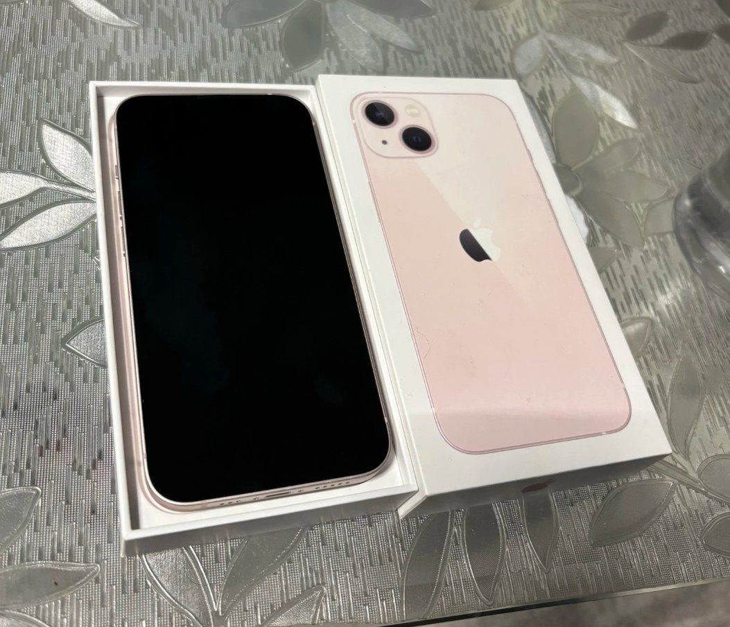 Apple Handys / Smartphones: iPhone 13 (128GB) Akku 100% – Gebraucht aus Luzern von Waince786 1