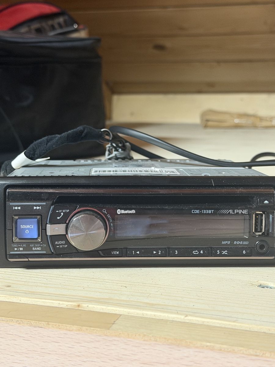Alpine Radio: Autoradio Alpine CDE-133BT Bluetooth MP3 gebraucht – Usato da Zweisimmen venduto da mar_jw6w
