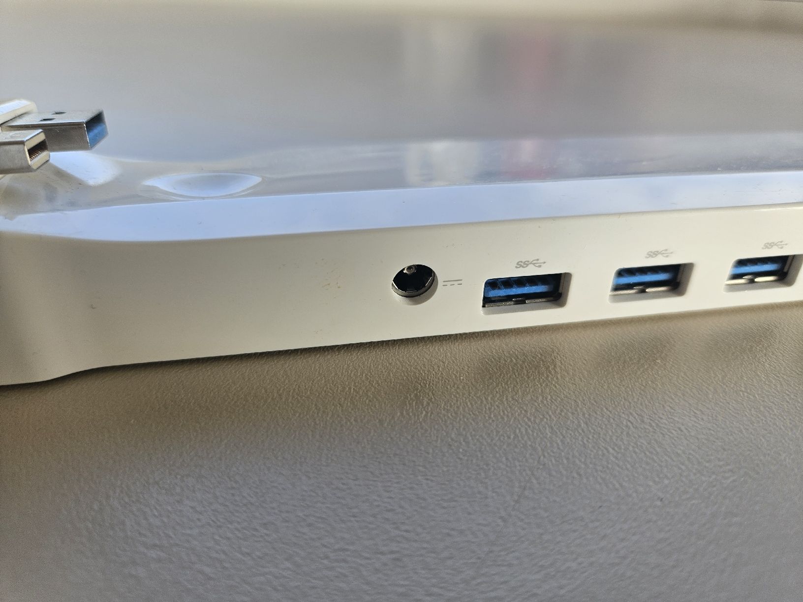 Docking station: LandingZone Docking Station for MacBook - Great Value! – Usato da Biberist venduto da Volo28 4