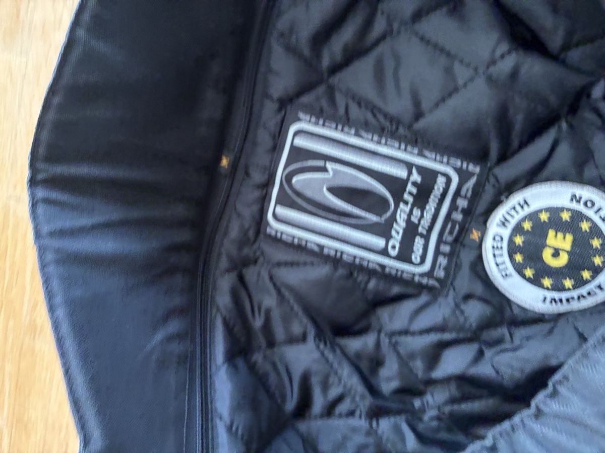 Pantaloni: Schwarze Herren Motorradhose Grösse M – Usato da Luzern venduto da niccho 4