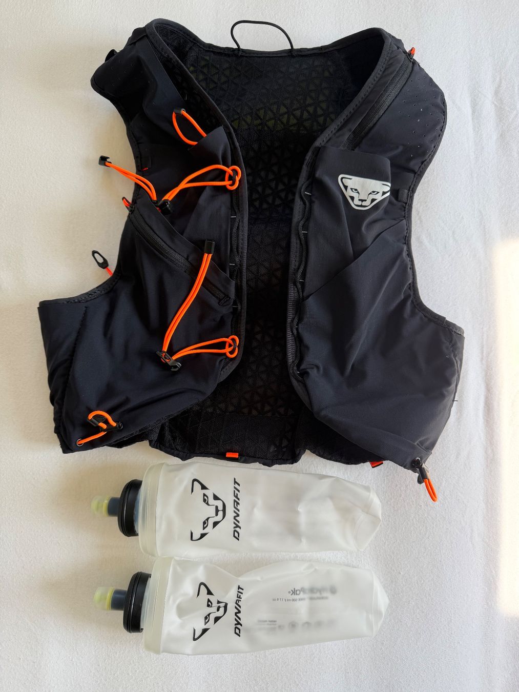 Dynafit Zaini: Dynafit Alpine 15 Laufweste schwarz Grösse M mit Flasks – Usato da Brunnen venduto da Mschmidig