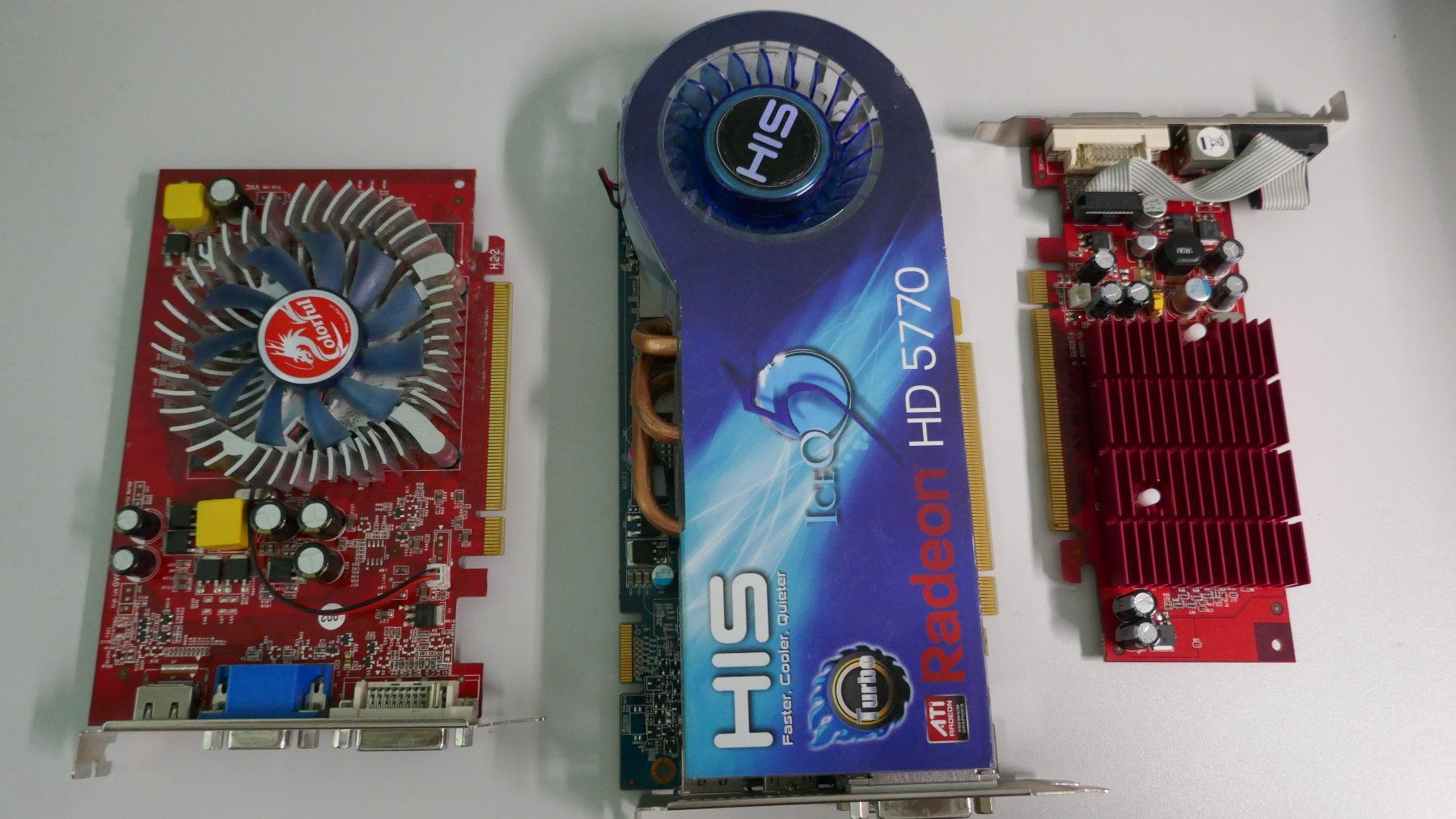Schede grafiche: Drei alte PCI-Express Grafikkarten – Usato da Wenslingen venduto da FairlightCMI