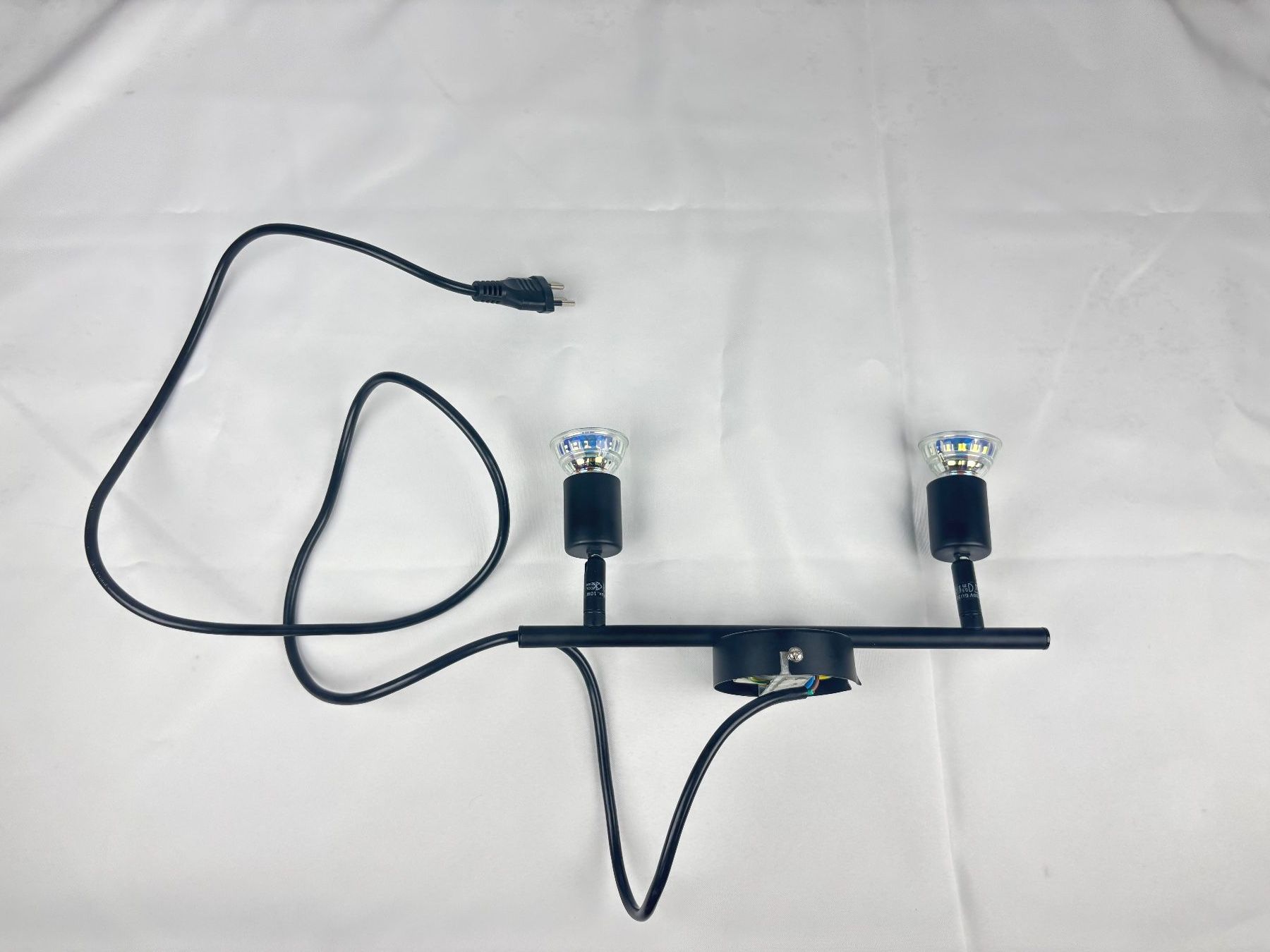 Lampade: Deckenlampe 2 flammig mit Kabel und Stecker – Usato da Wettingen venduto da Wendemarket