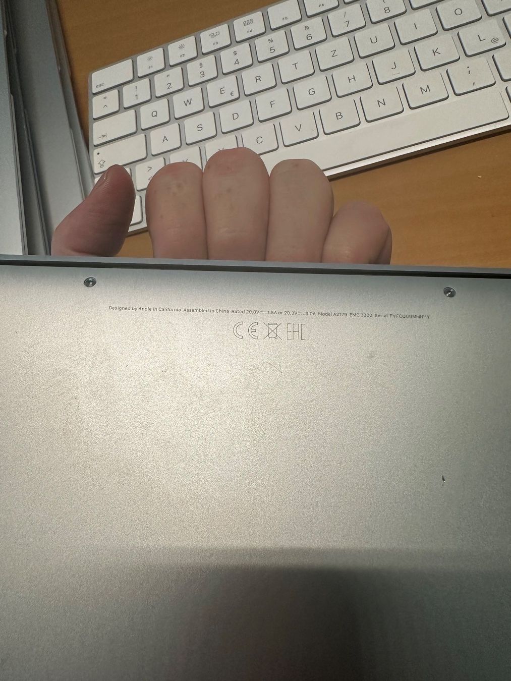 Apple Notebooks: MacAir A2179 (MacBook Air Intel, 2020, 13") – Defekt aus Aarau von bau_lp5q 2