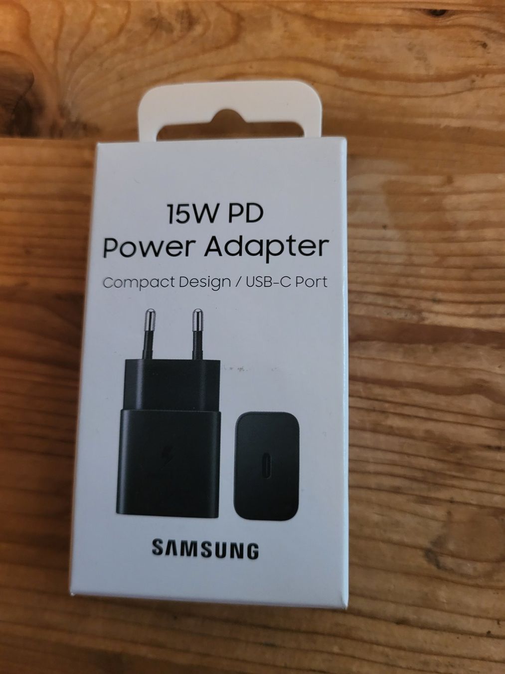 Samsung Unità & Adattatore: 15 W PP Power Adapter USB-C Port – Nuovo e nell'imballaggio originale da Guggisberg venduto da Aegertenlehn