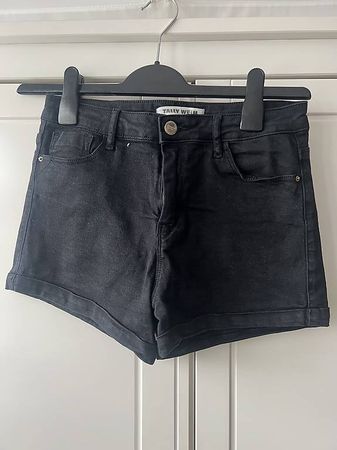 Kurze Jeanshose 