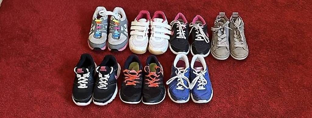 Scarpe per ragazze: Schuhe Grösse 35 und 36 – Usato da Kastanienbaum venduto da pet_57dn