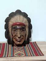 Tête de chef indien en bois sculpté, 40-50cm