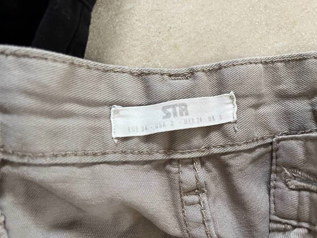 Pantaloni: Pantalon cargo STR Stradivarius taille 34 – Usato da Yverdon-les-Bains venduto da car_xd5s 3