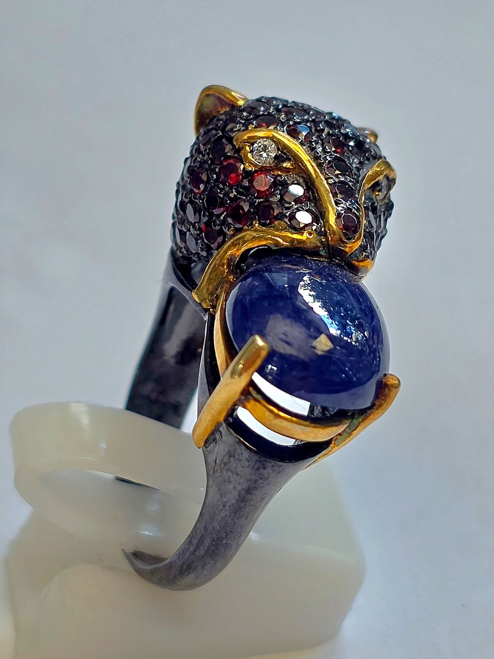 Anelli: Ring Panther Design mit Saphir und Granat Grösse 57 – Nuovo (secondo la descrizione) da Zürich venduto da adriben 7
