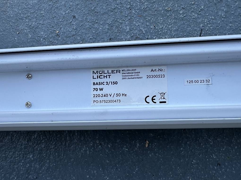 Profilati: Doppio led garage Müller 150cm – Usato da Quartino venduto da DiloUsato 1