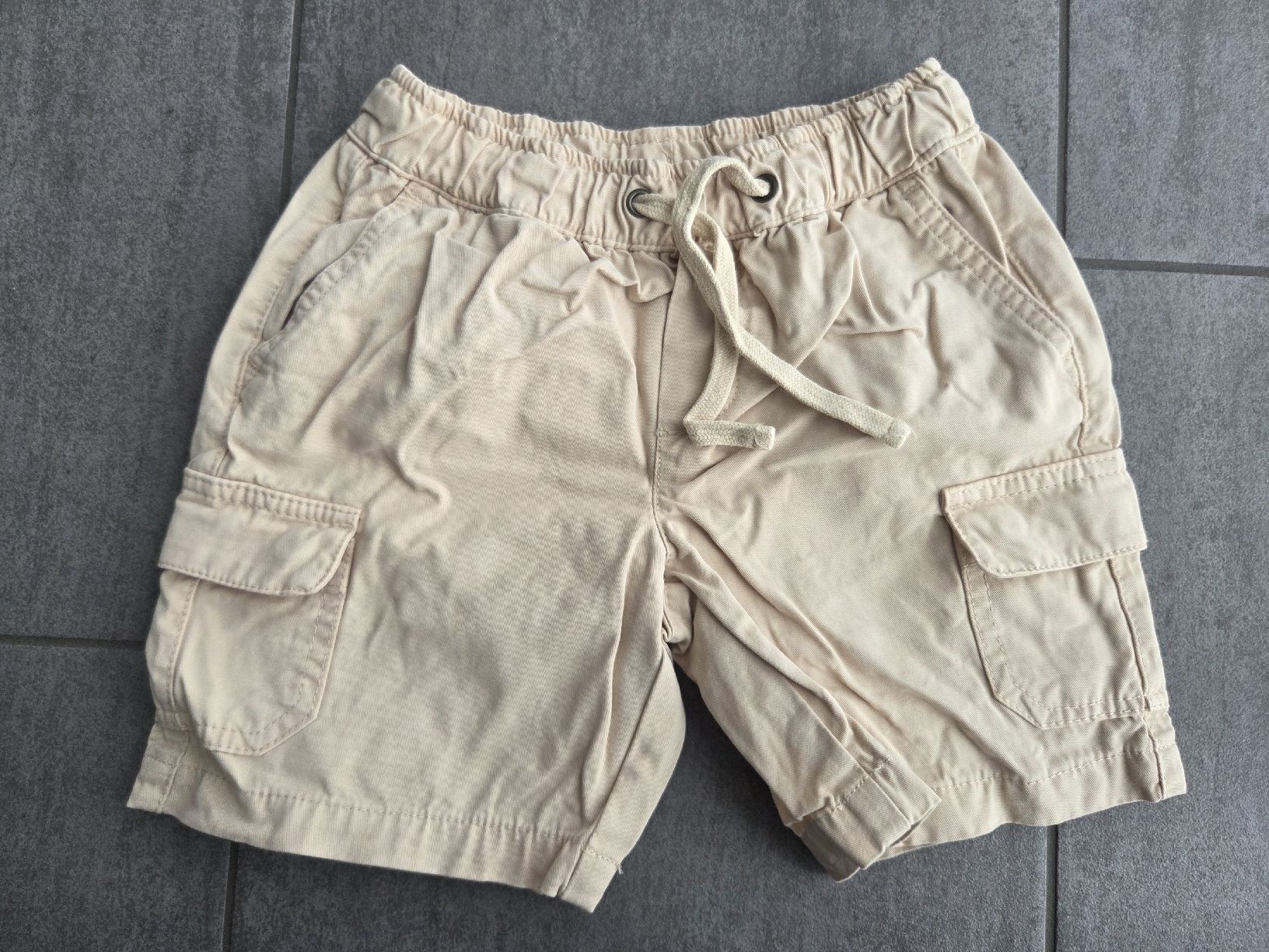 Manor Pantaloni: Cargo-Shorts von Manor, Gr. 104 – Usato da Hüntwangen venduto da ManuM2014