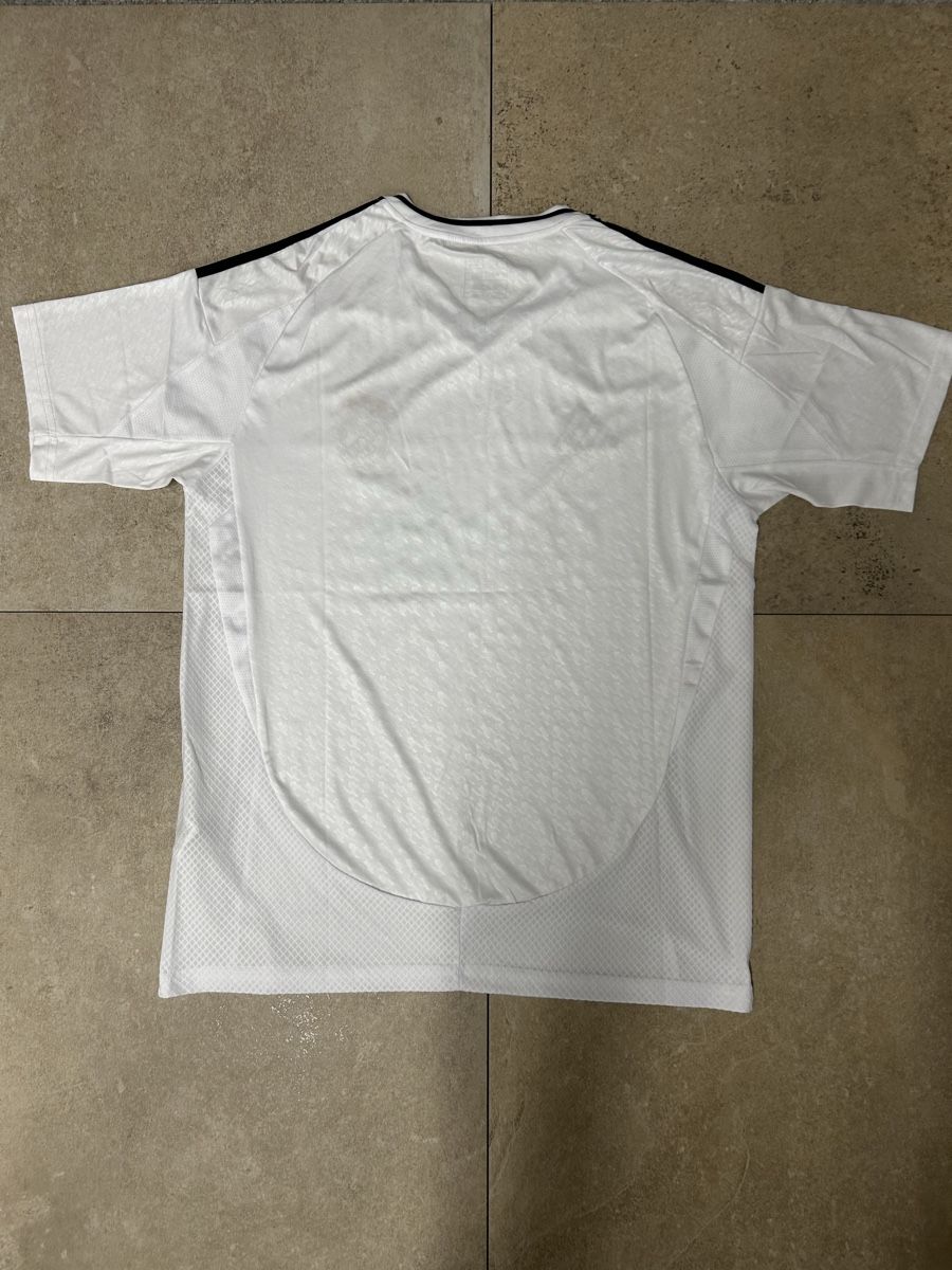 Real Madrid Canottiere & Pantaloni: Real Madrid Trikot – Usato da Lengnau BE venduto da gur_jc7m 1
