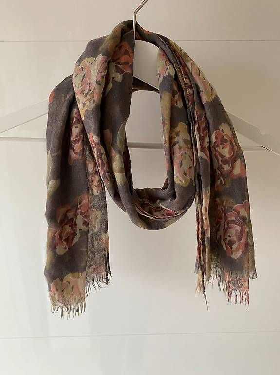 Foulard & Sciarpe: Schals, Halstücher, Damen II – Usato da Zürich venduto da nad_7gzh 3
